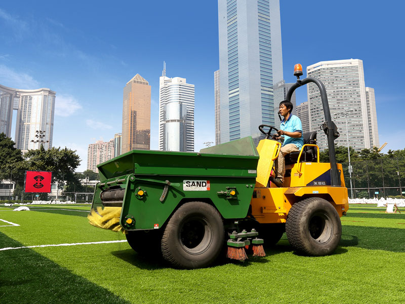 How Do You Maintain Artificial Landscape Grass?